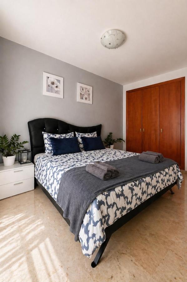 Family apartment with BBQ and 100m2 terracy - B&B Puerto de Santiago