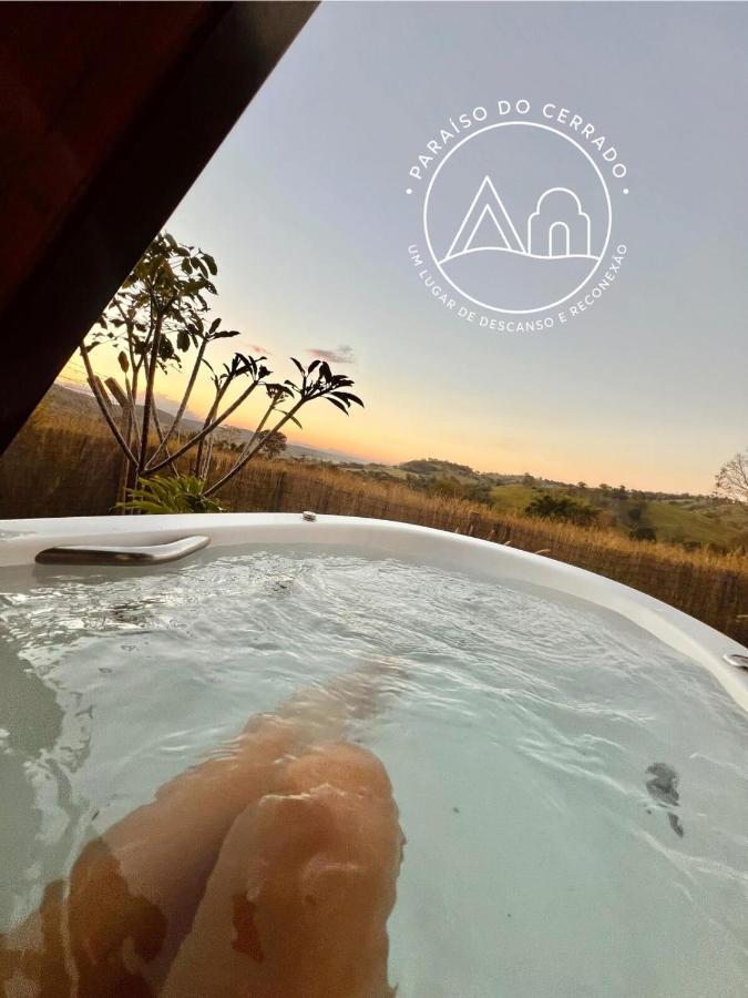 Cabana Ypê, um chalé Romântico para Casais - Bed and Breakfast Damolândia