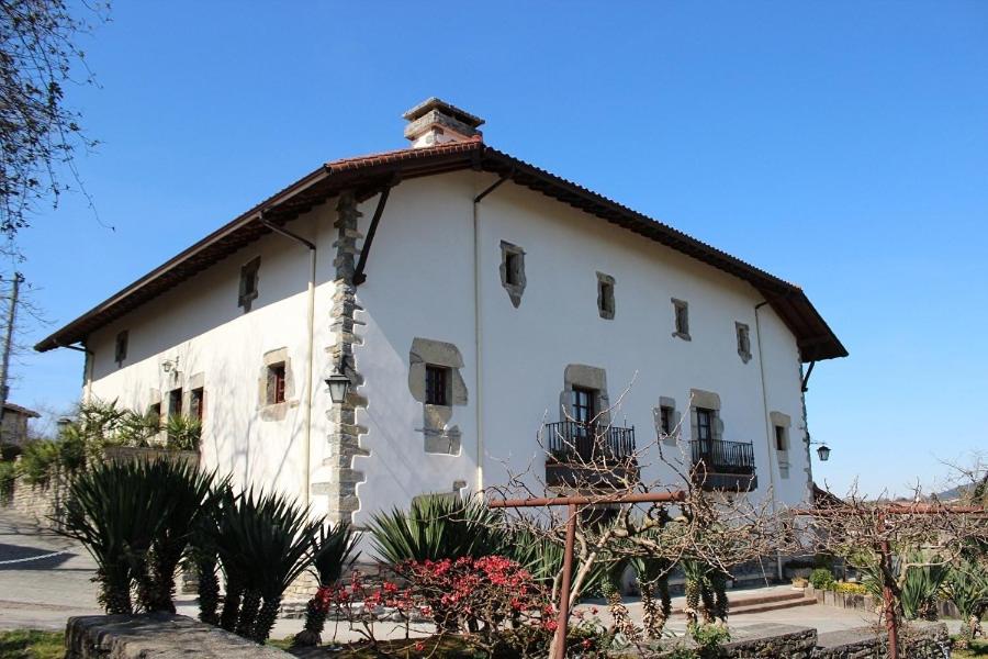 Apartamentos Rurales Rincón de Aiara - Bed and Breakfast