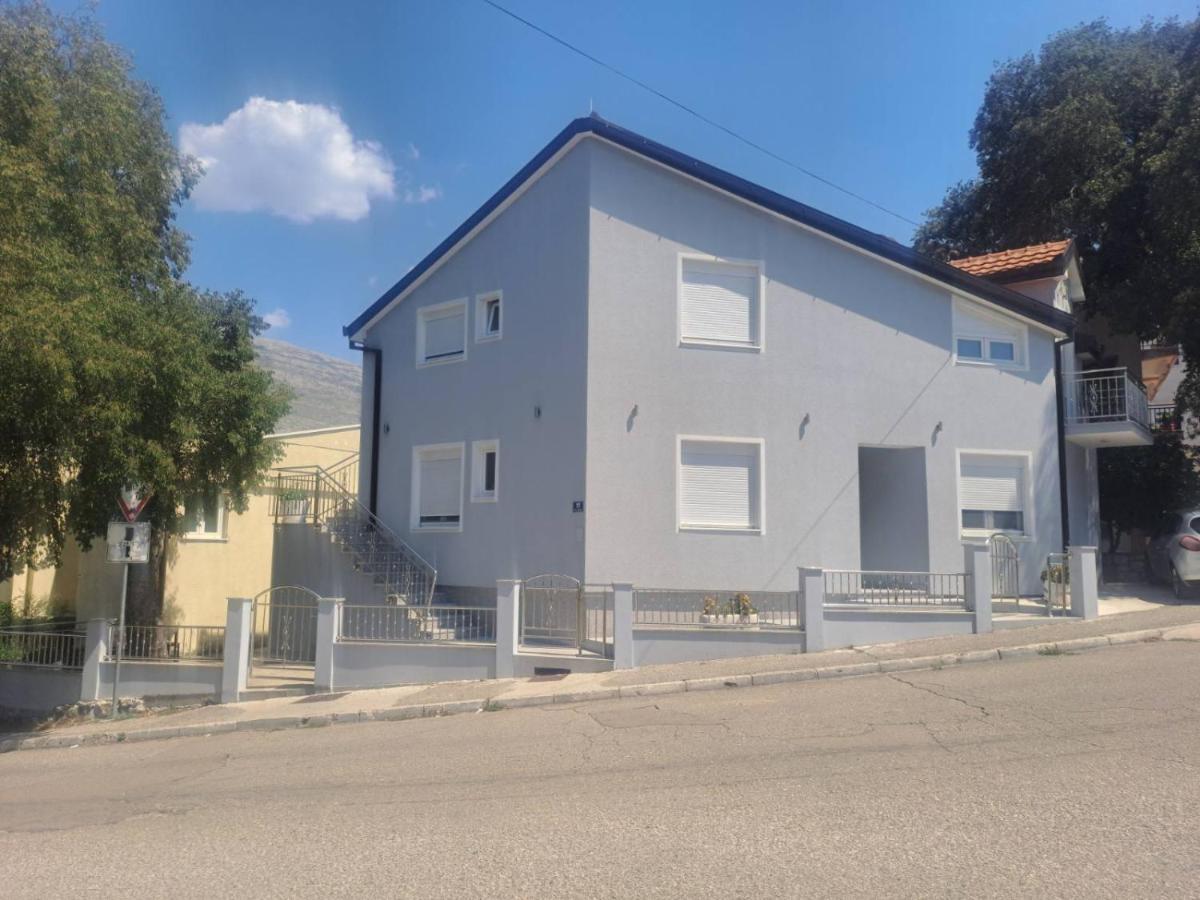 Apartmani Milan 2 - Chambres d'hôtes Trebinje