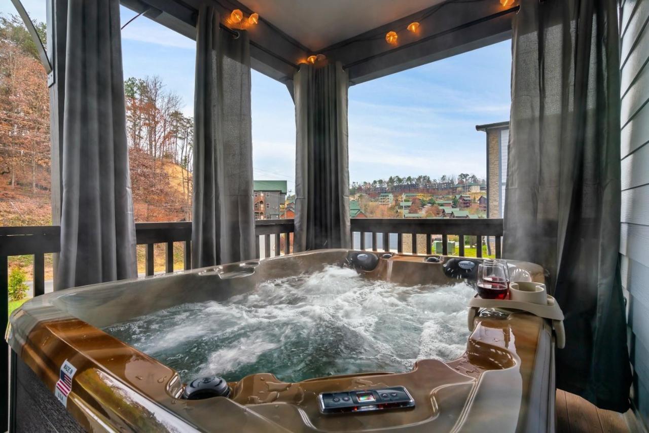 Dollywood Retreat Cozy Home with Plenty of Games - B&B Pigeon Forge