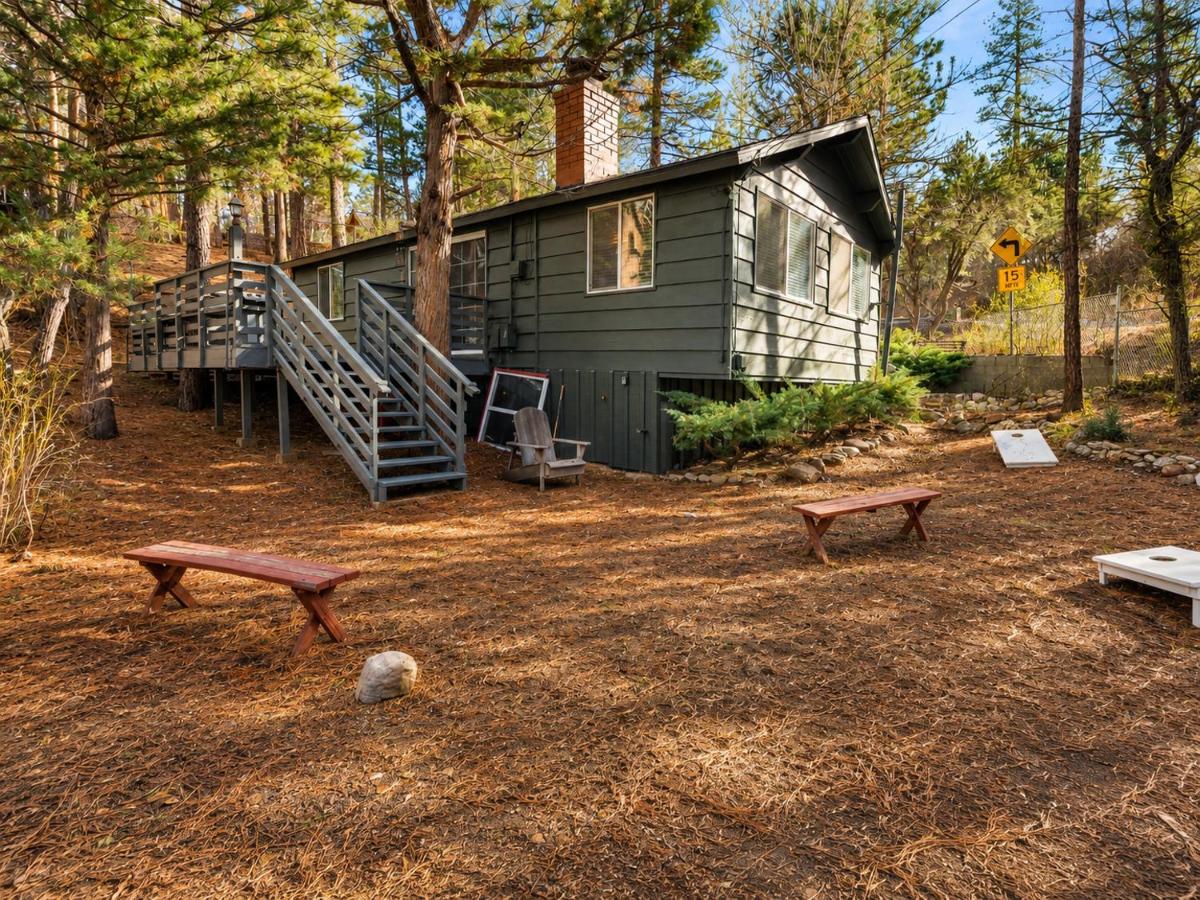 Dark Pine Retreat - Excellent setting compliments this charming Big Bear cabin! - Ferienwohnung Big Bear City