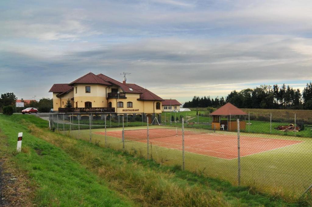 Penzion Starý Dvůr - B&B Nové Dvory