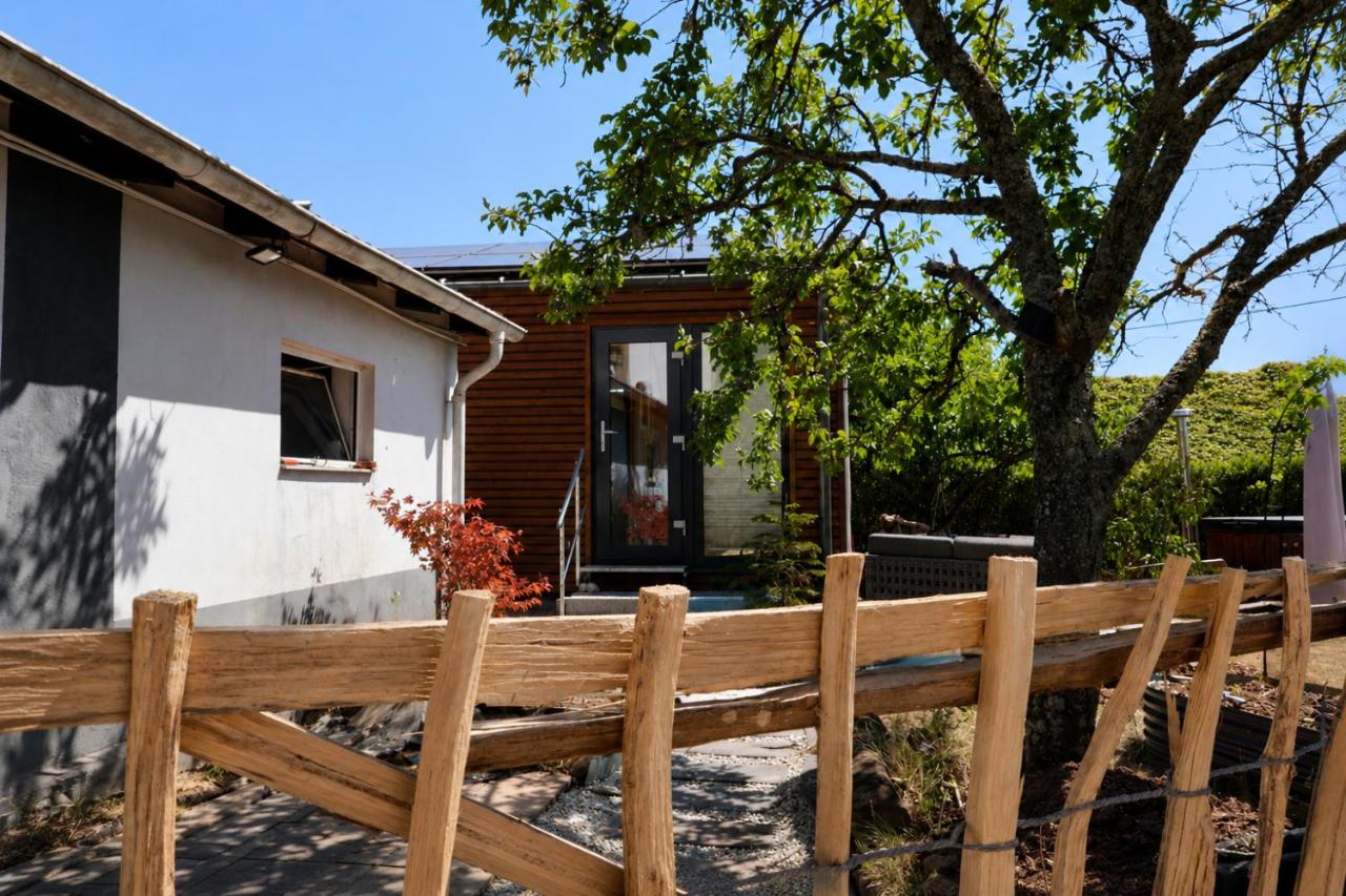 Chalet Rötelstein mit Whirlpool nahe Bostalsee - Chambres d'hôtes Oberthal