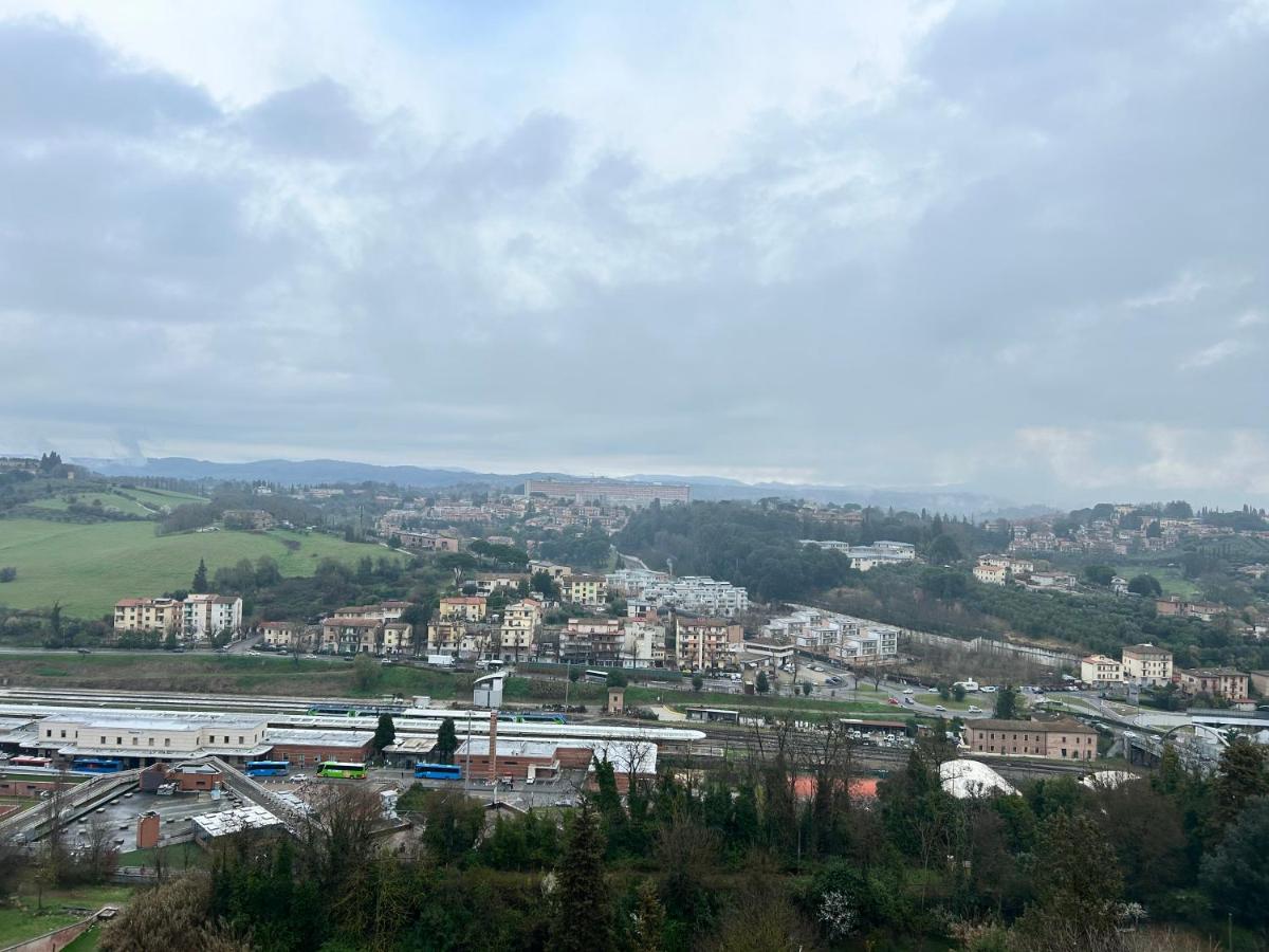 Casa Leonardo, NUOVO appartamento vicino Porta Camollia - Chambres d'hôtes Sienne