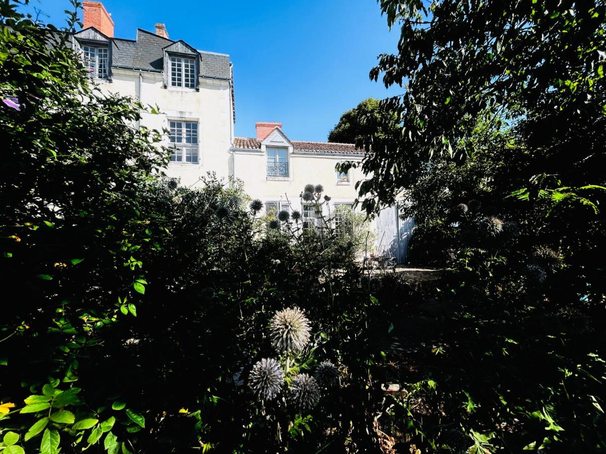 Demeure Le Ragois de Bretonvilliers - un voyage au cœur du temps - Richelieu - Chambres d'hôtes Richelieu
