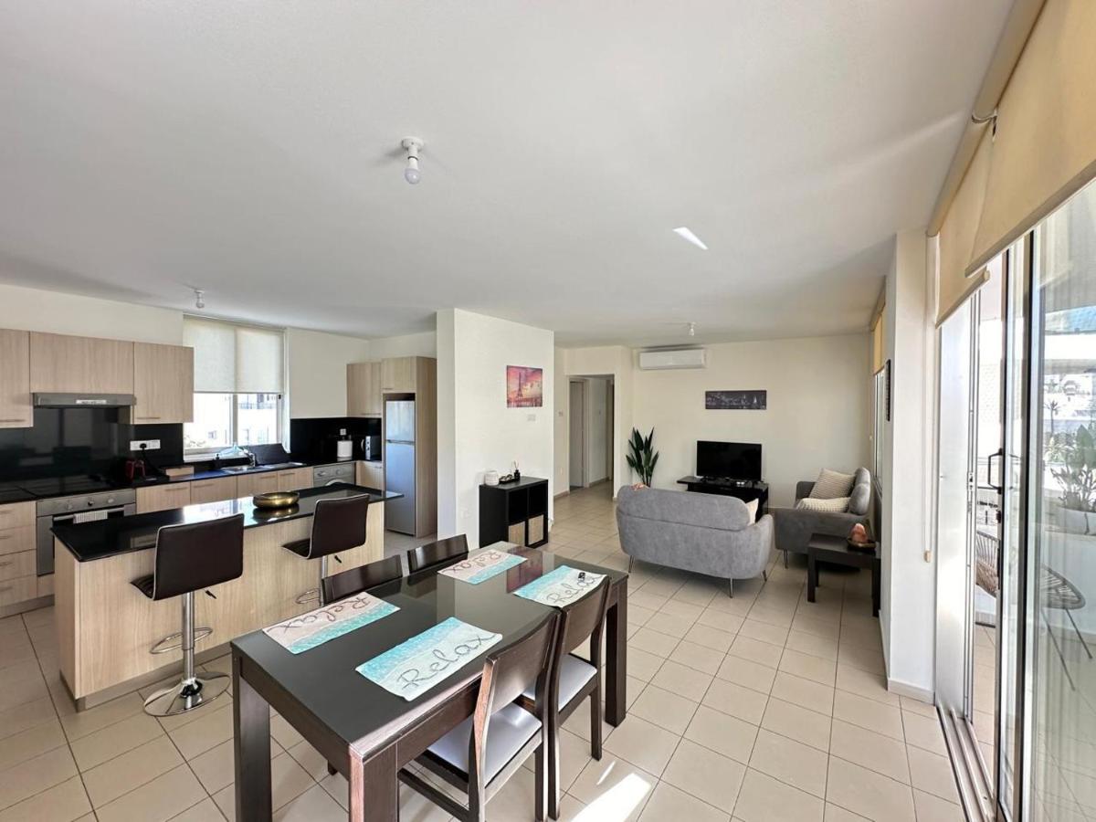 Charming City Centre Apt w Pool - City Flats 303 - Ferienwohnung Larnaka
