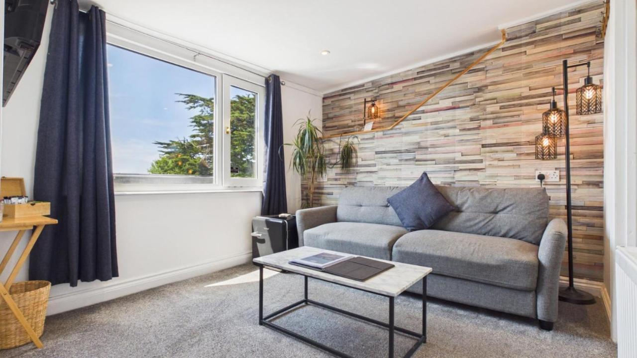 7 Coach House - Rooftops View Suite - Tenby - Ferienwohnung Tenby