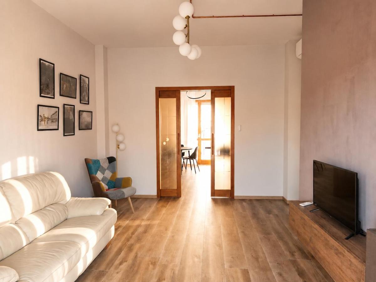 Casa Angelini, Spacious Apartment near the Center - Chambres d'hôtes Alba
