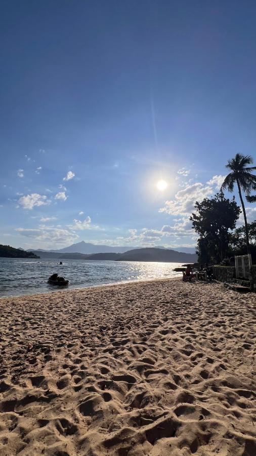 Casa Verde Mar- Condomínio Green Coast com toda estrutura, praia privativa em Angra dos Reis - Chambres d'hôtes Angra dos Reis