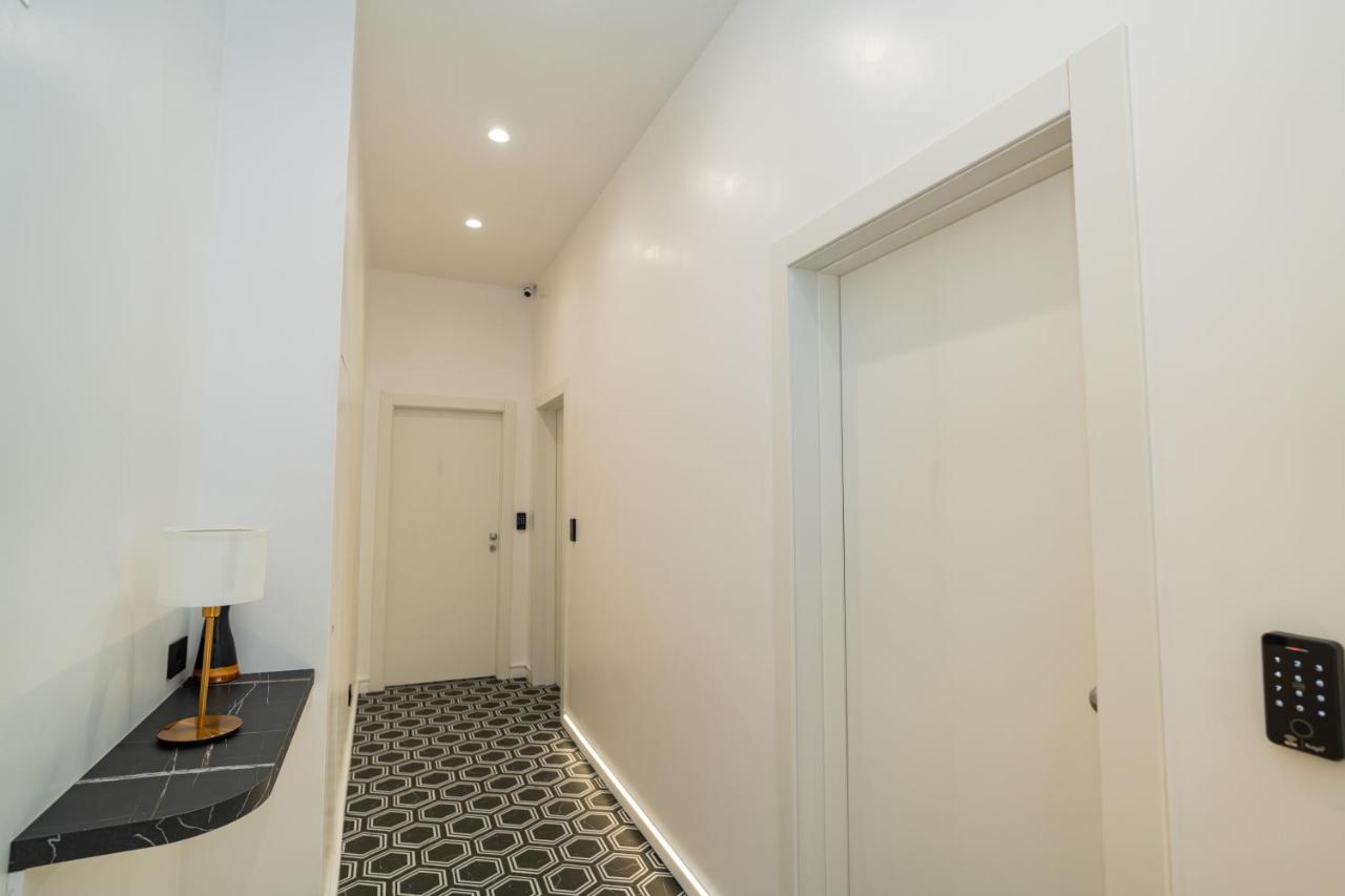 Lumea Suites Santa Lucia - Bed and Breakfast Napels