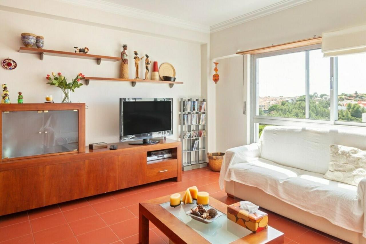 Lovely 2 Bedroom Apartment with Terrace in Cascais - B&B Lisbona
