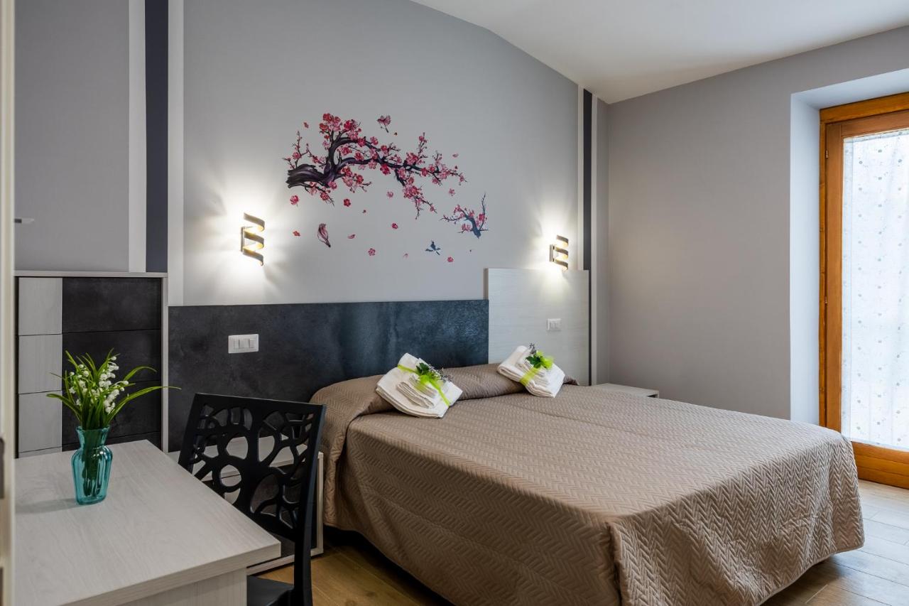 Doppel- oder Zweibettzimmer