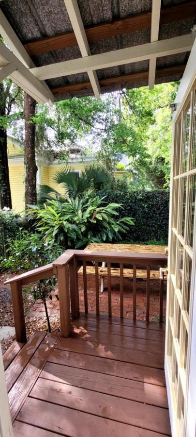 Awesome Historic 2BR2BA Home Closest to DT Ocala - Chambres d'hôtes Ocala
