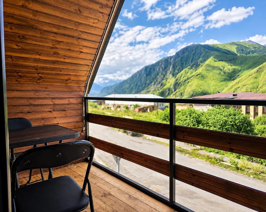 Golden View - B&B Stepantsminda