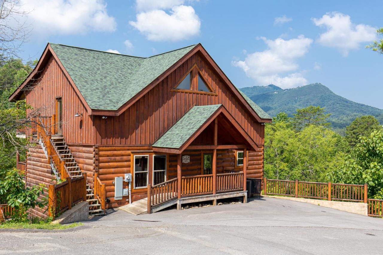 Mountain High Cinema - B&B Sevierville