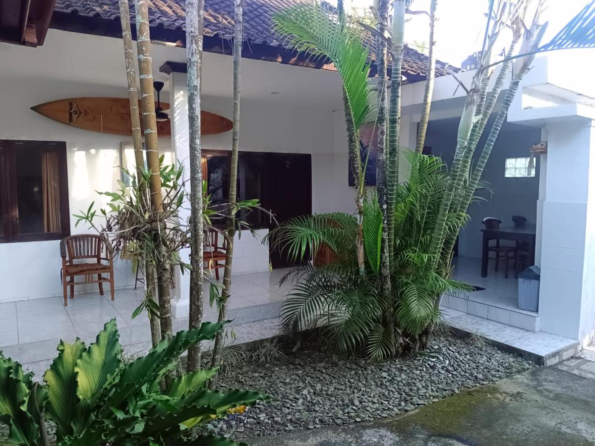Aprilia Home Stay - Ferienwohnung Canggu