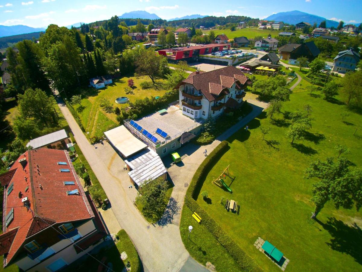Apartment with Mountain View