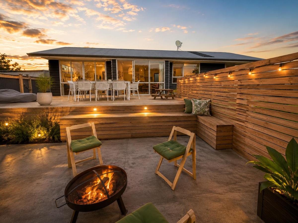 Lake Maraetai Retreat - Sleeps 11 - B&B Mangakino