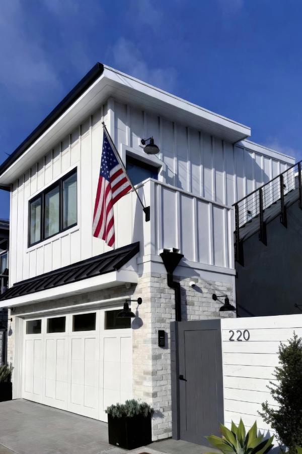 2026 Award Winner, Luxe 2BR, steps to sand & pier, with fire pit, AC and parking - Chambres d'hôtes Newport Beach