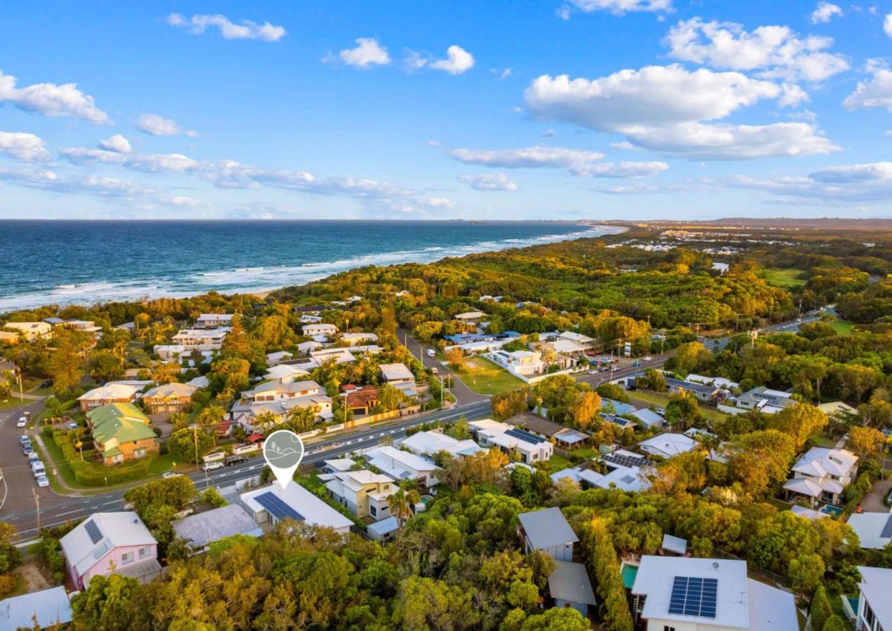 Luxury Modern 4 BR Pet Friendly Family Beach Home - Bed and Breakfast Eurombah