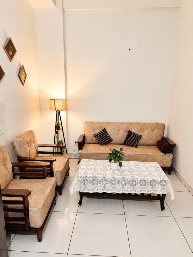 AeroNivas, Independent 1 BHK Flat Self check-in - Ferienwohnung Zerakpur