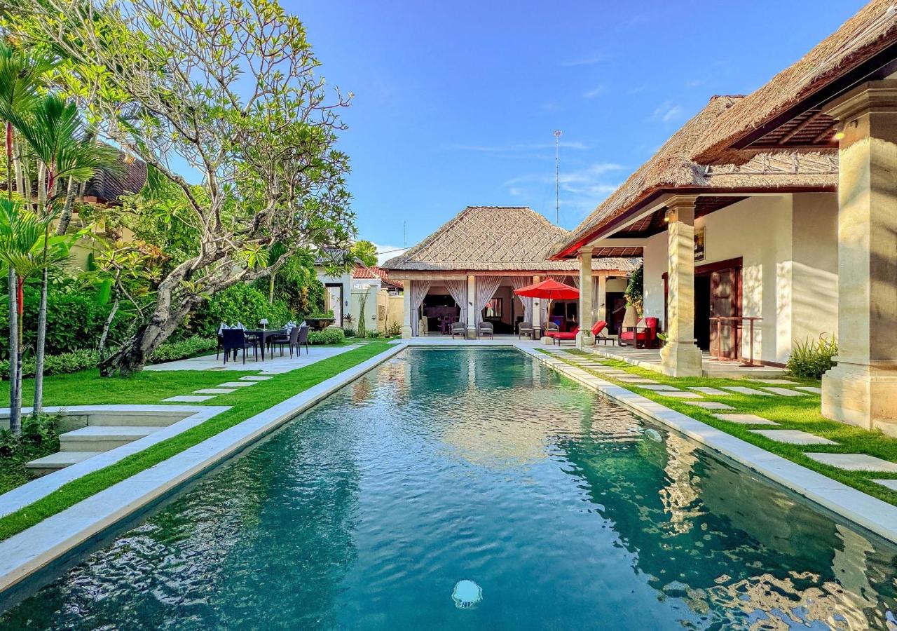 Villa Bugis Abimanyu Seminyak - B&B Seminyak