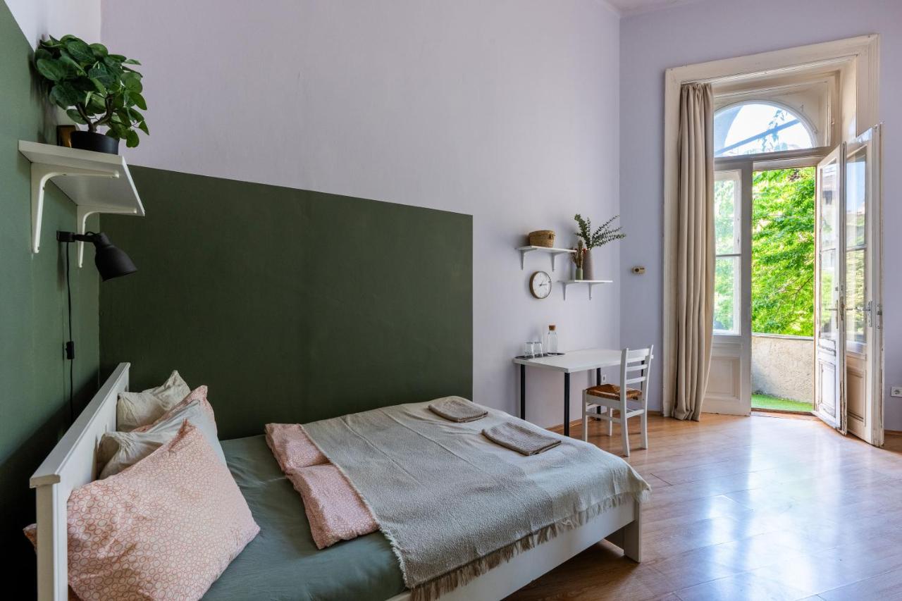 Tweepersoonskamer met Gedeelde Badkamer