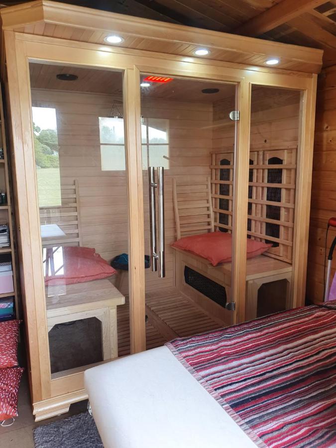 Cosy Cabin with Hot Tub & Sauna in East Wemyss - B&B Kirkcaldy