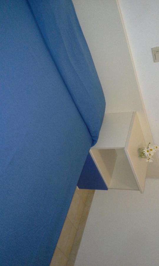 Appartamento con 2 Camere da Letto senza Vista Mare 