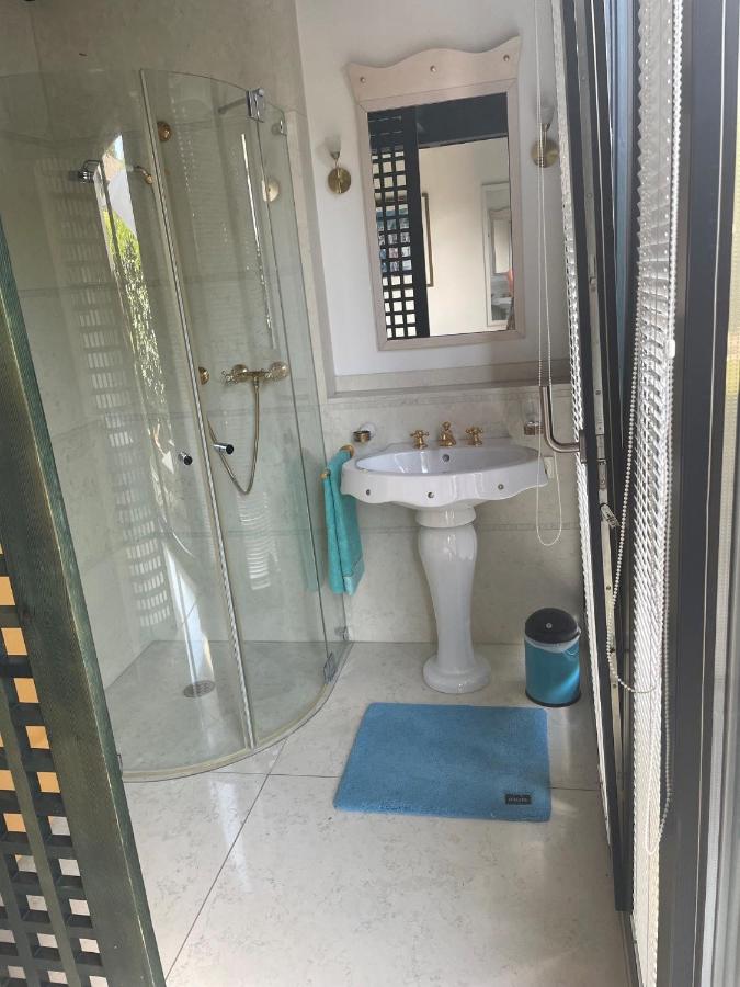 Ferienzimmer Fliederweg 9 - B&B Breitbrunn am Chiemsee