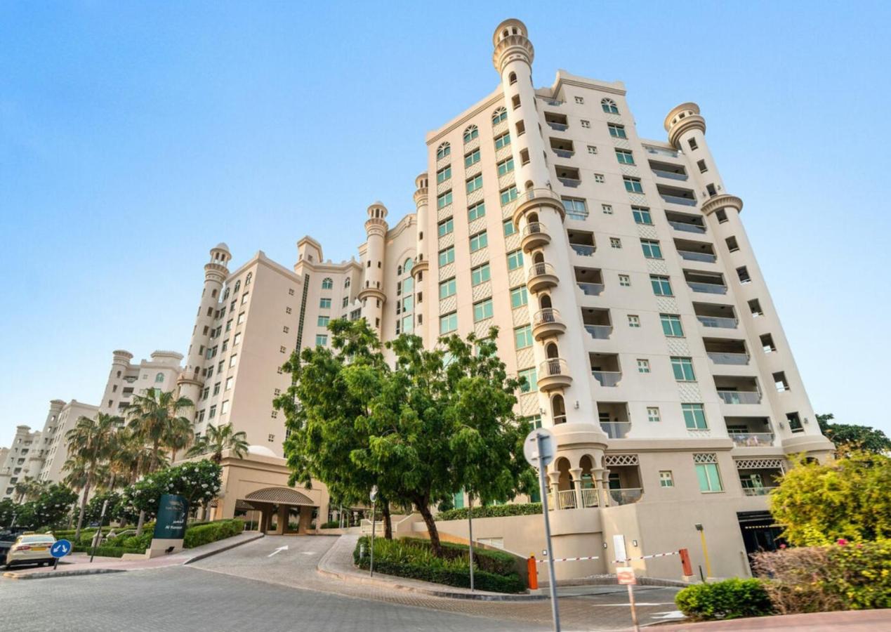 Vacationer Holiday Homes I Elegant 1 Bedroom I Beach & Sea Views l On the Palm - B&B Dubai