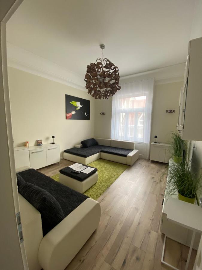 Clear 3 Apartment - B&B Pécs