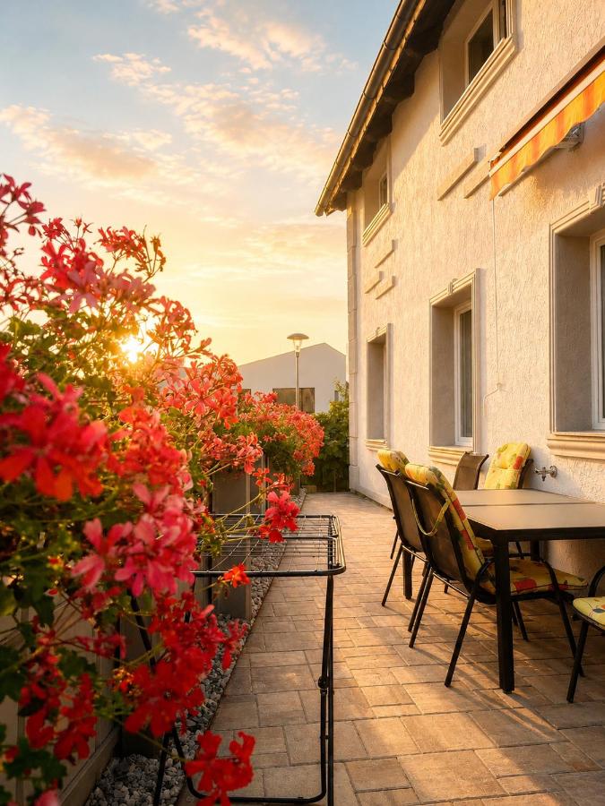 Geräumige Ferienwohnung mit Terrasse - nähe Tulln & Wien - Chambres d'hôtes Sankt Andrä vor dem Hagenthale