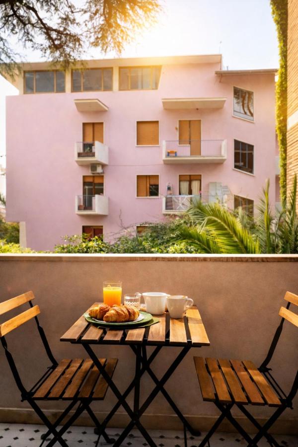 Elegant and Peaceful Apartment in EUR - Fully Renovated with Balcony - B&B Roma