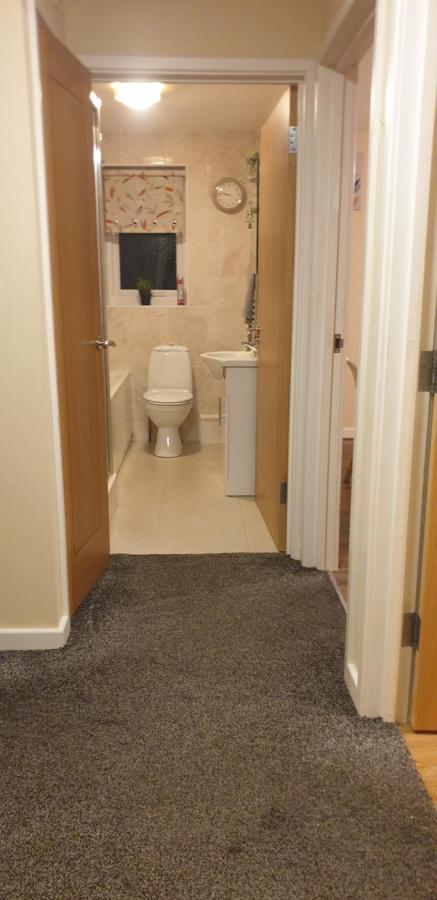 2 bed flat in Gravesend close to M25 & Ebbsfleet station - B&B Gravesend