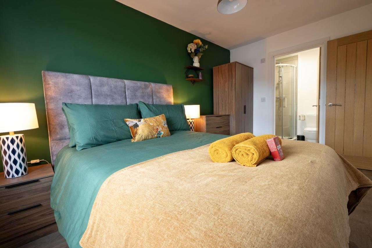 The Hideaway Cinema Retreat┃2 Bath┃Sleeps 6 - B&B Linton