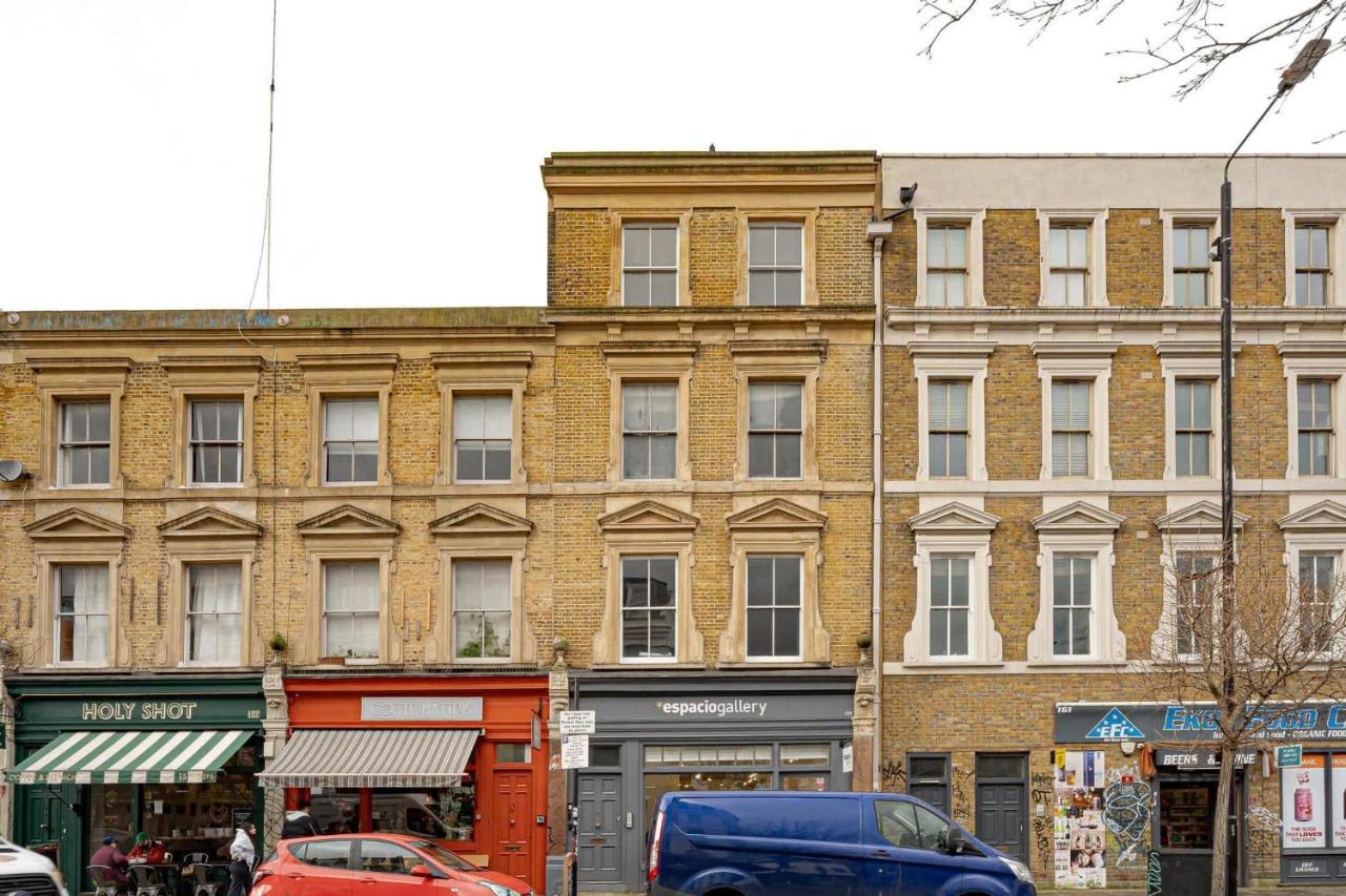 2 Bedroom Modern Family Apartment in Shoreditch Brick Lane and Liverpool Street Station Sleeps 4 - Chambres d'hôtes Londres