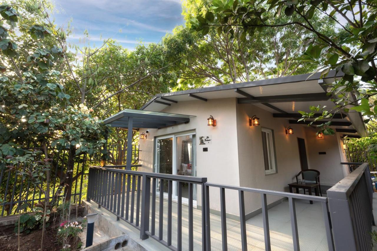 Treehouse Cozy Nature Retreat - by Vivasa Villas - Ferienwohnung Trimbak