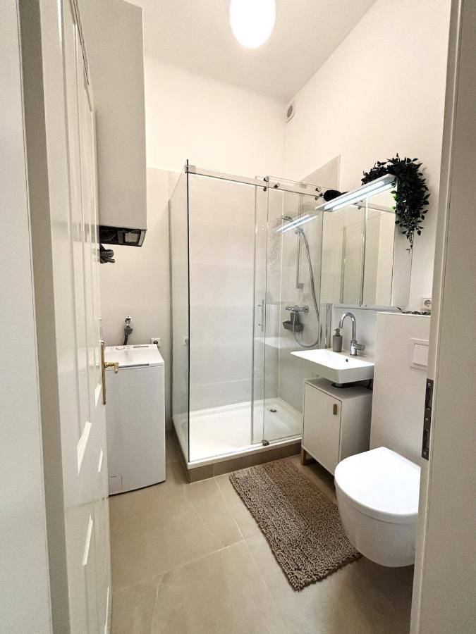 Altbau Juwel - 10 Min zu Fuß zum Schloss Belvedere - B&B Vienna