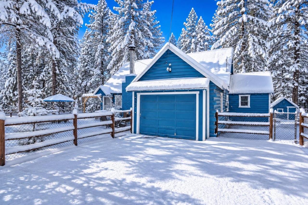 Bear Slope View - Close to Slopes, Pet Friendly, Fenced Yard, Hot Tub - Chambres d'hôtes Big Bear Lake