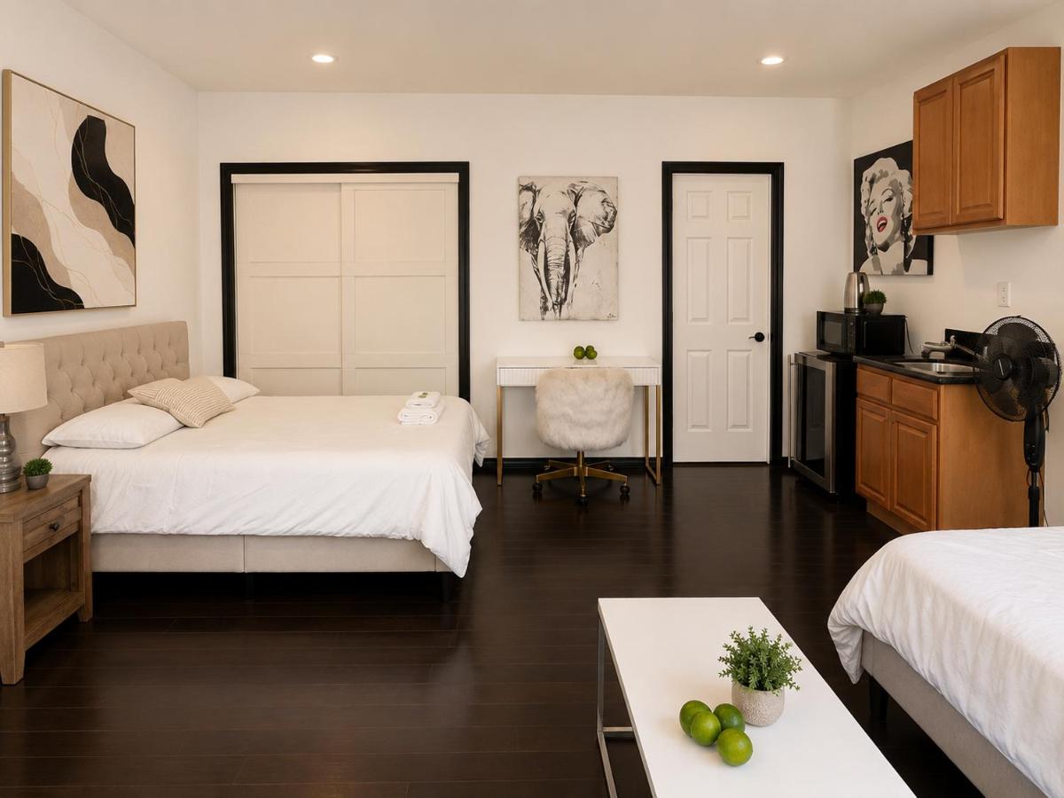 Double Room with Shared Toilet