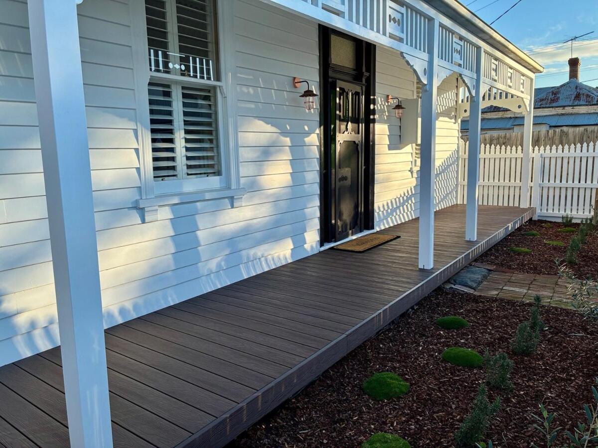 Clarendon Cottage - Walk to GMHBA stadium - Bed and Breakfast Newtown and Chilwell