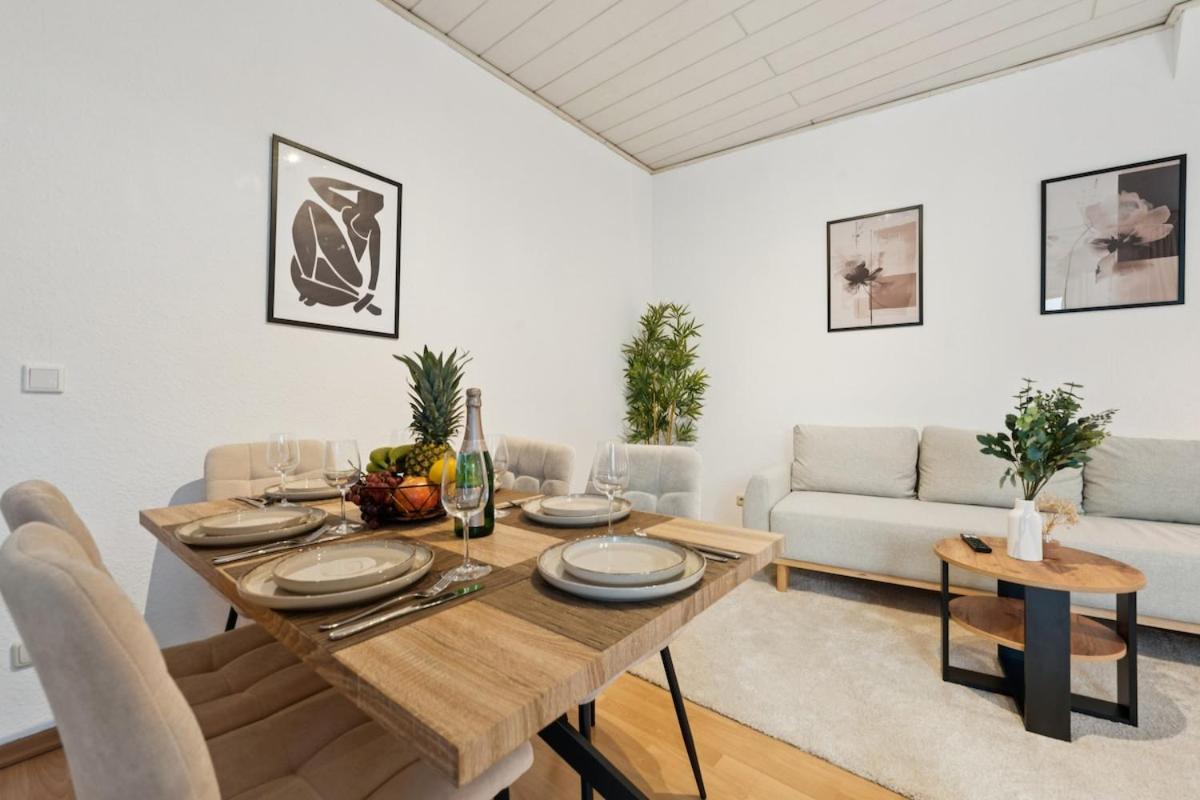 Central, trade fair, main station - Ferienwohnung Essen