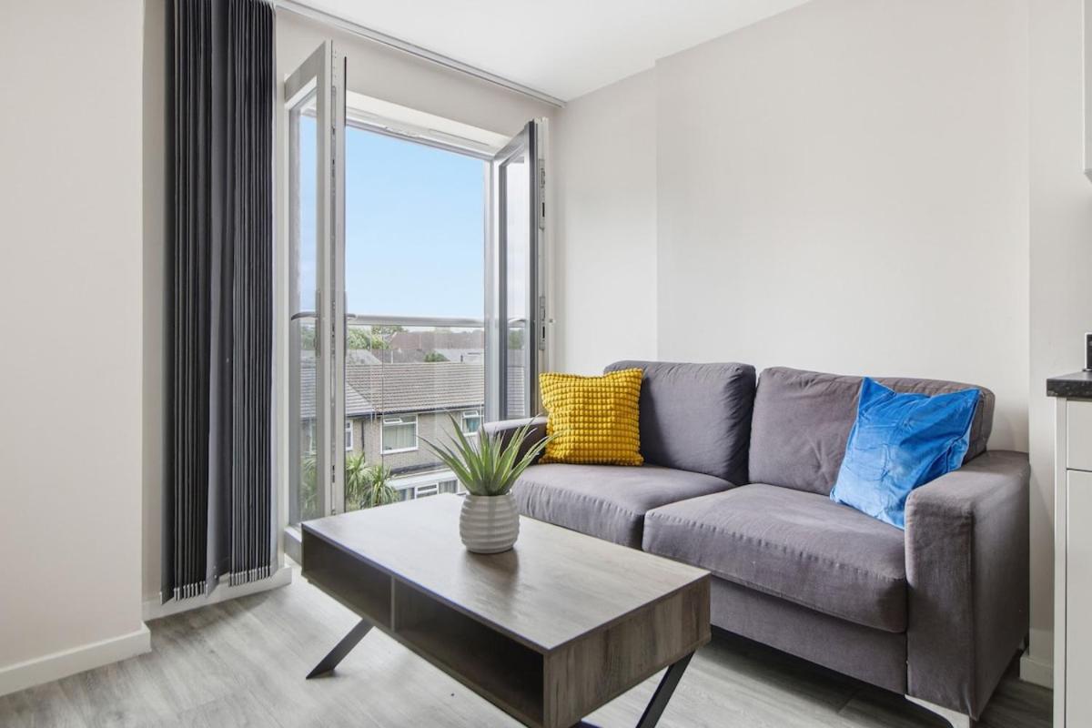 Spacious 2 Bed 2 Bath Apartments with Parking in Manchester City Centre - B&B Manchester