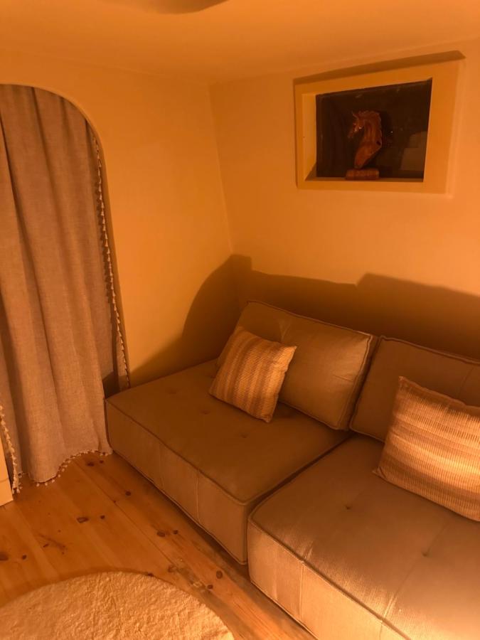 Svala Narupa - B&B Stege