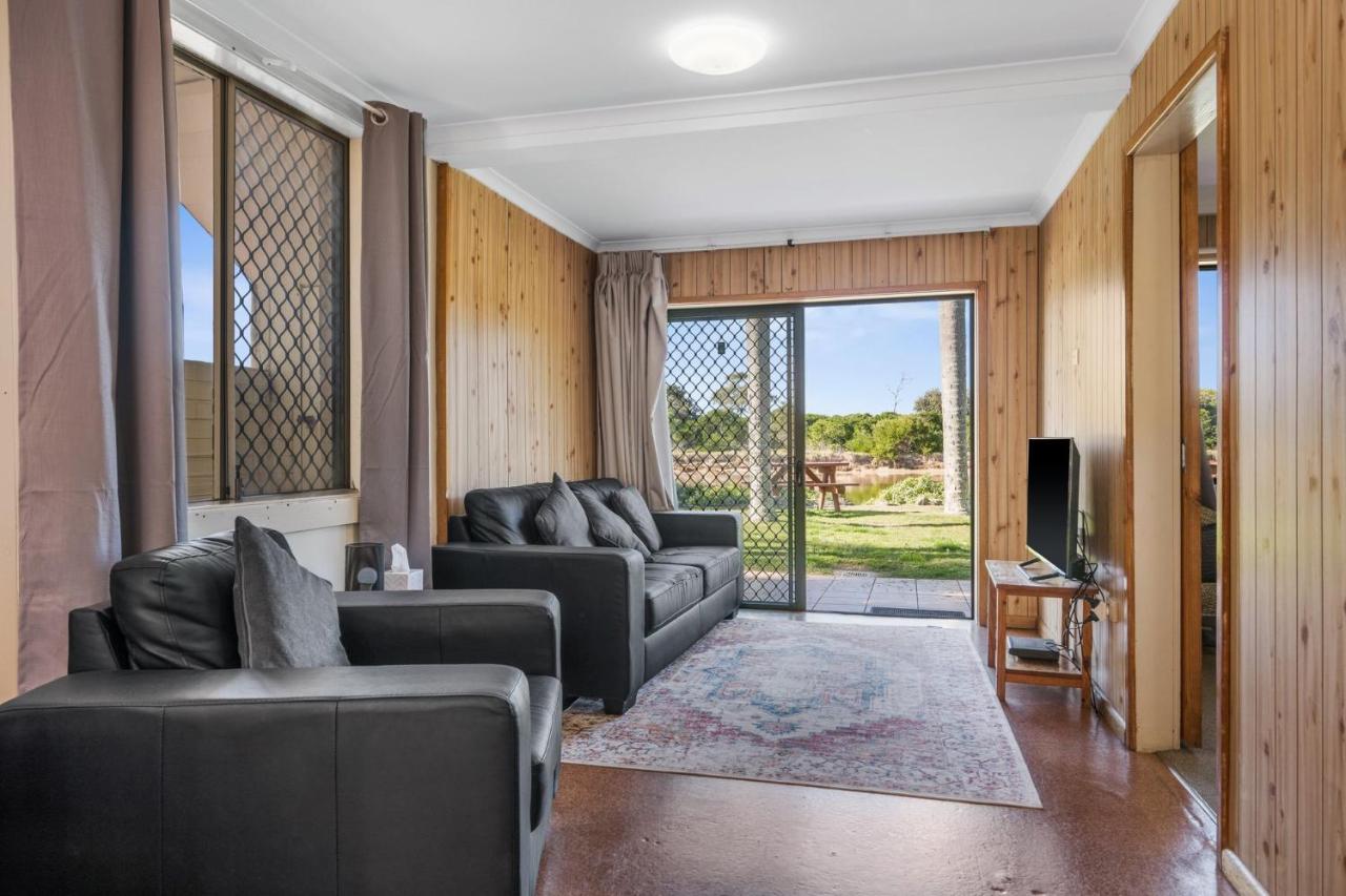Beachfront 5, 25 Willow Street - B&B Crescent Head