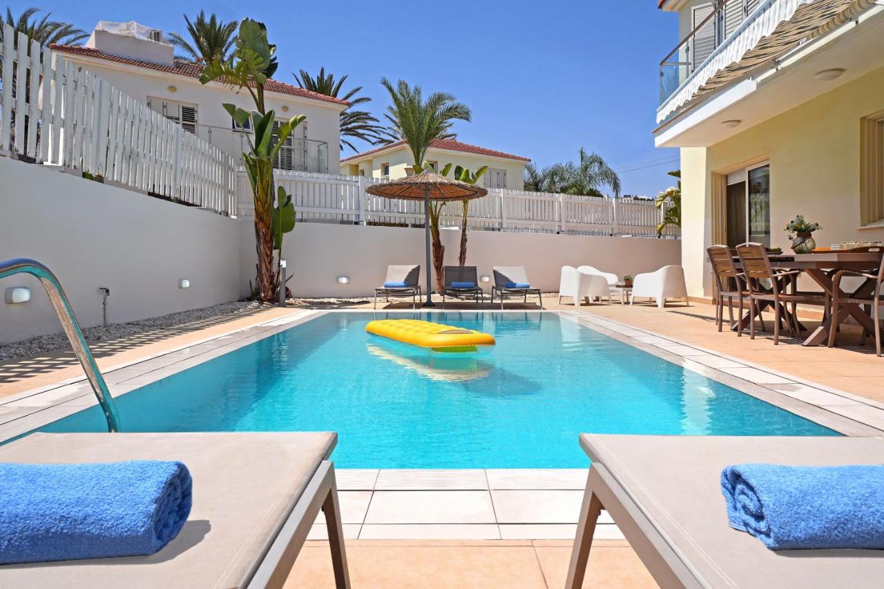 Villa Aurora - 100m from Pernera Beach - Chambres d'hôtes Protaras
