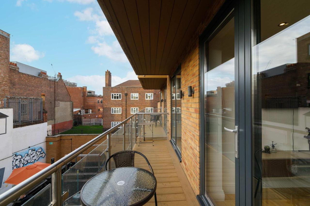 Stylish Hoxton 2 Bedroom 2 Bathroom Apartment Near Shoreditch, Sleeps 6 - Chambres d'hôtes Londres