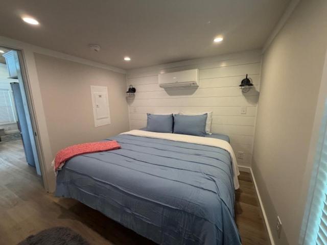 Blue Heron Modern Tiny Home - B&B Vicksburg